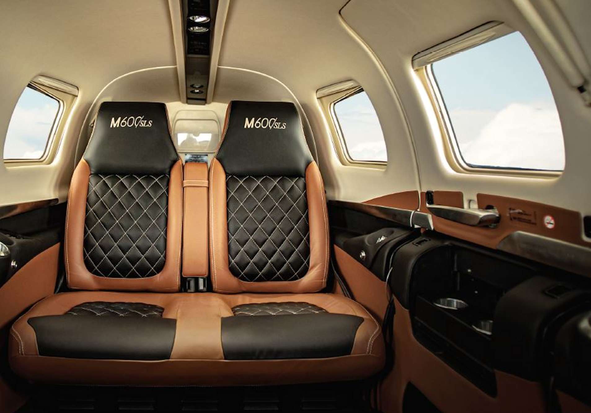 M600 Luxury Turboprop Charter Window Upholstry ET